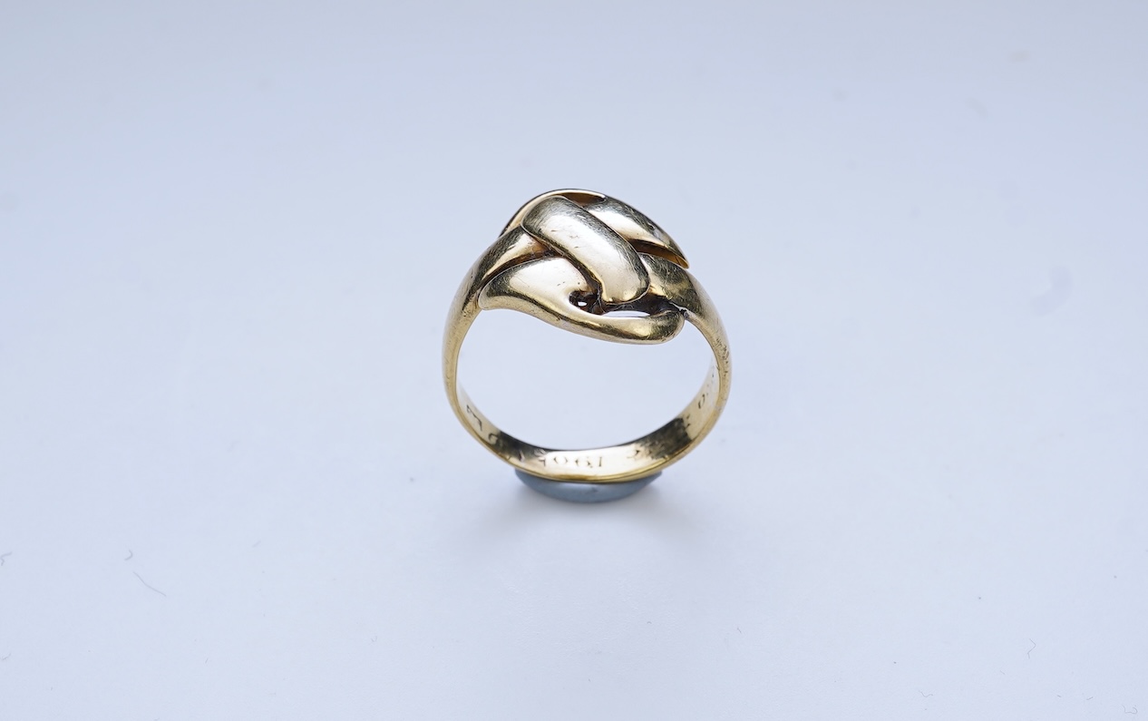 A rare Arts & Crafts gold ring, England, circa 1905